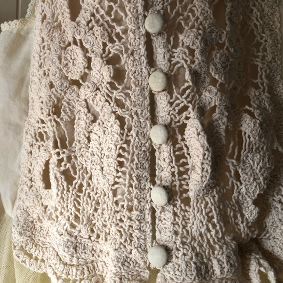 UO Lace Peplum Top - Picture 5 of 8